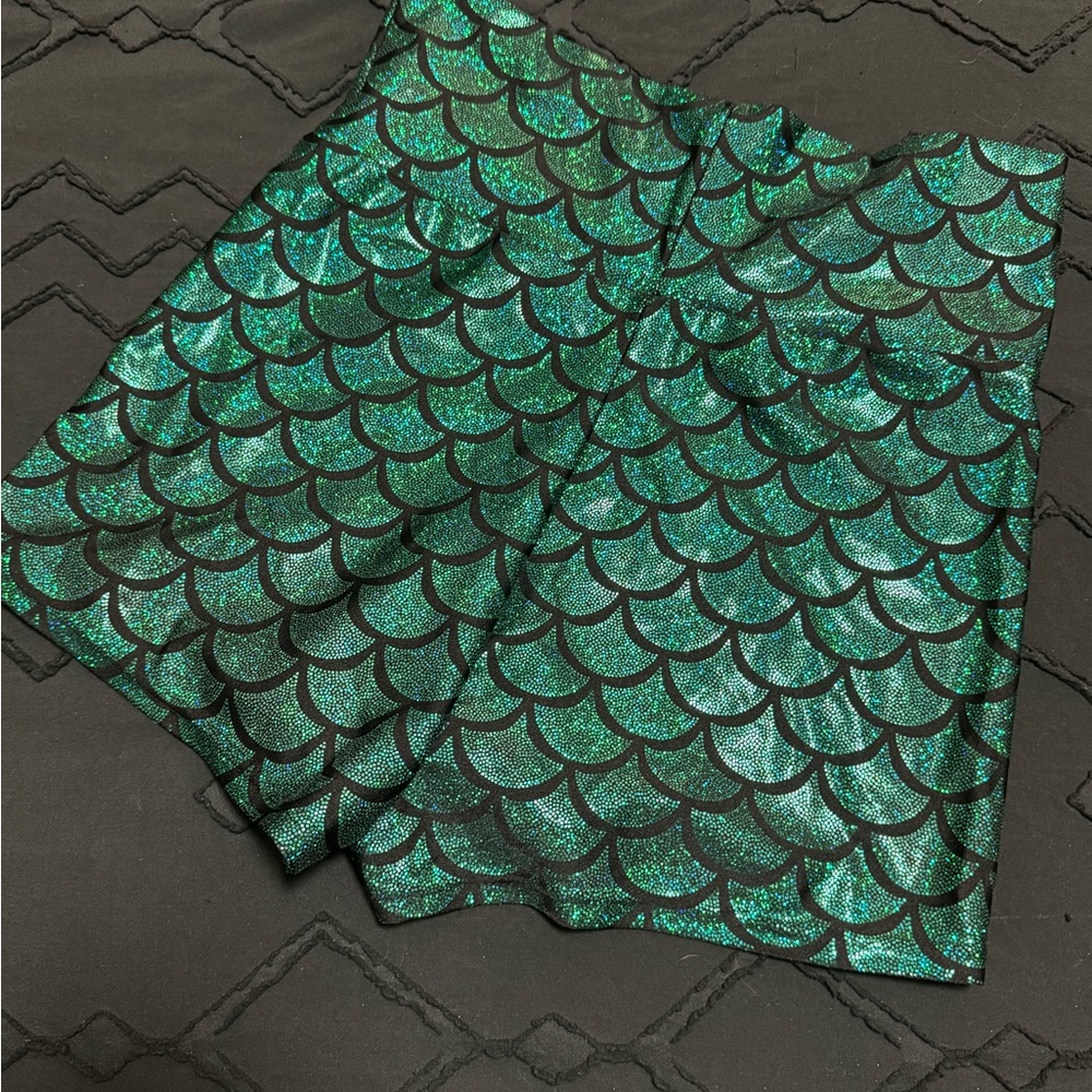 Women's Athletic Mermaid Scale High-Rise Shorts - Green